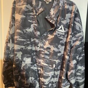 Reebok Men's Black and Gray Camo Windbreaker